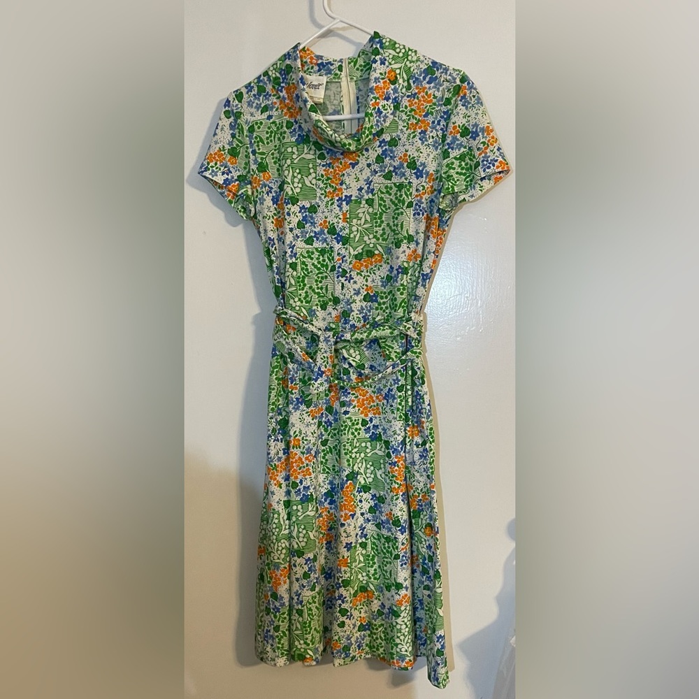 Vintage Yves Jennet Green White Blue Orange Floral Day Dress. Size 12